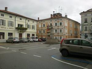 Trg%201.%20maja%20z%20novim%20parkirnim%20re%BEimom