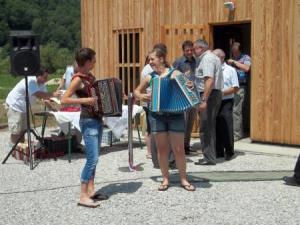 cn_modrej_otvoritev_29-6-2012_harmonikasici2